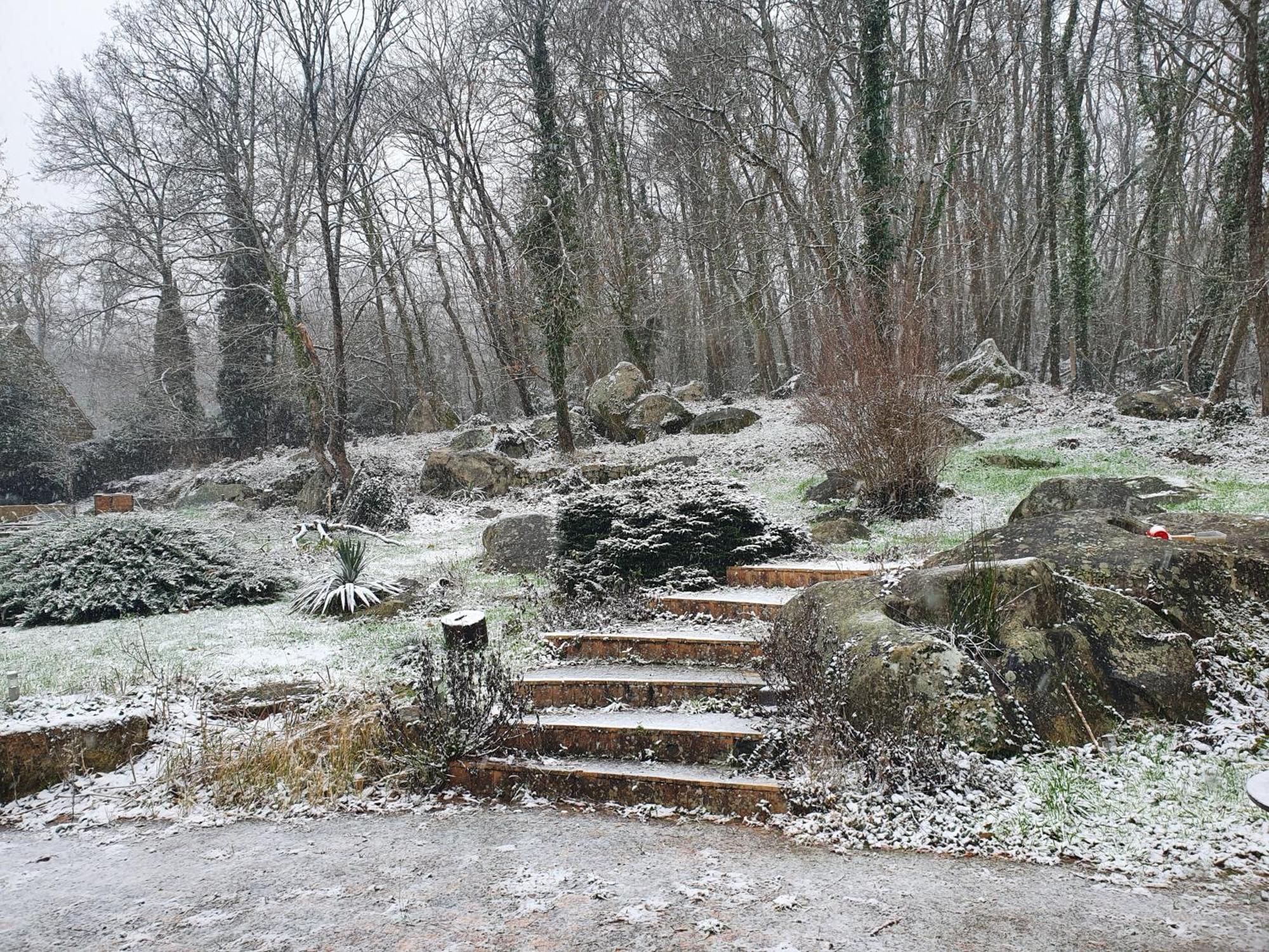 Le Jardin Des Roches Acomodação com café da manhã Moigny Exterior foto
